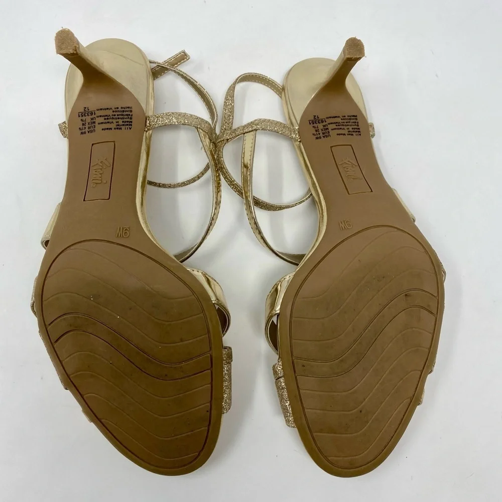 Women’s FIONI Gold Glitter Heels Size 9W